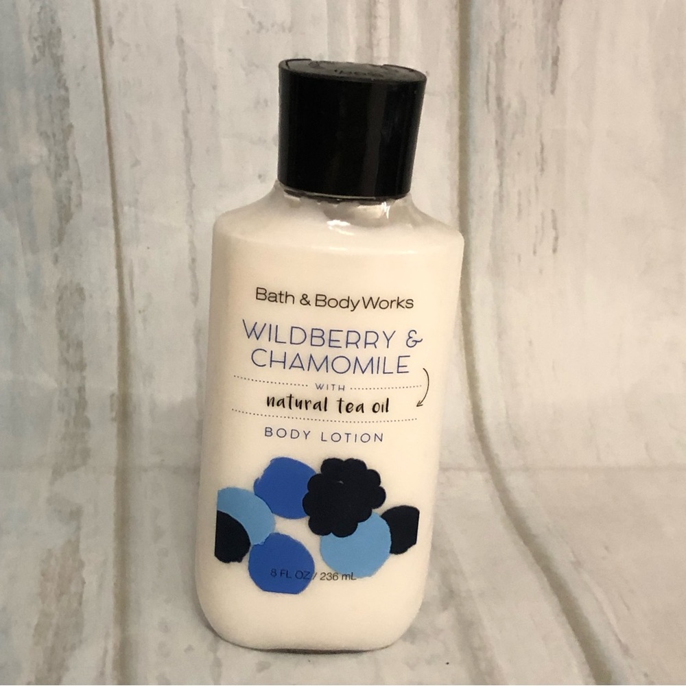 Bath & Body Works Body Lotion Wildberry & Chamomile Oil RETIRED Size 8 Fl Oz